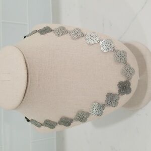 Silver metal flower necklace